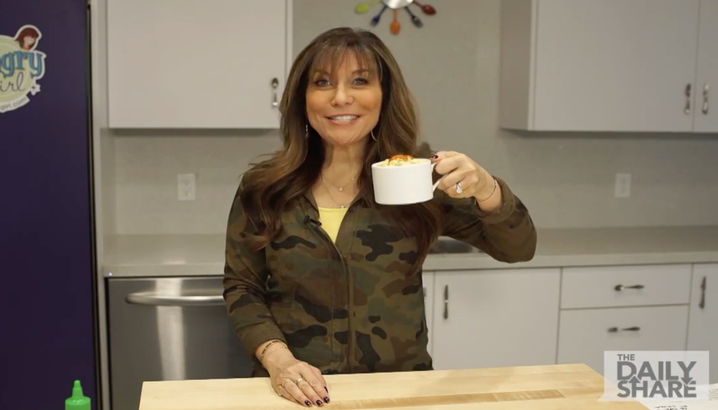 Hungry-Girl Video: HLN: Sriracha Egg Mug (January 2015)